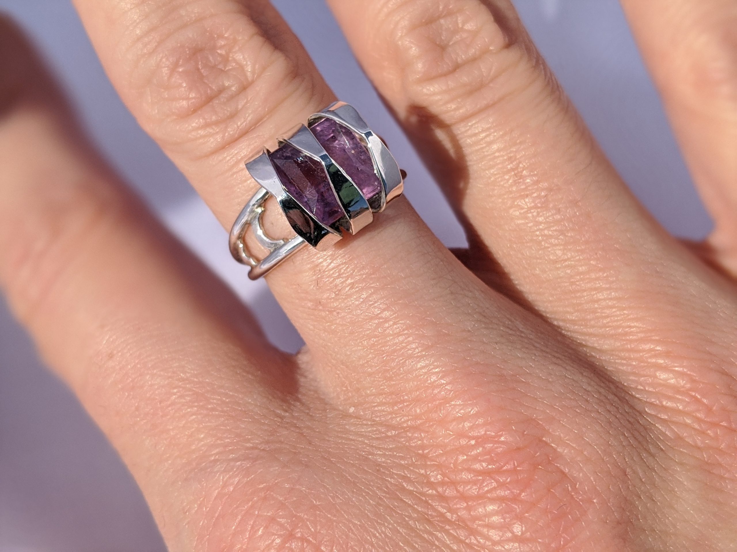 Bague Zoé En Chips D'améthyste Naturelle - Bijou Fantaisie Artisanal Indonésie - Taille Unique
